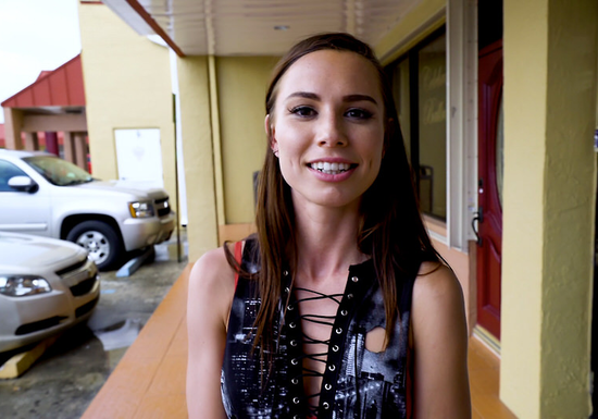 Street Fuck For Cash With A Gorgeous Brunette - New Pickup Porn!