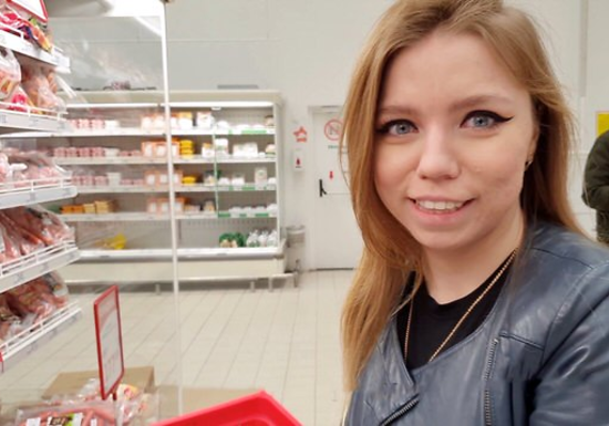 I Hit On A Thick Babe At The Supermarket... She Tried My Thick Sausage!