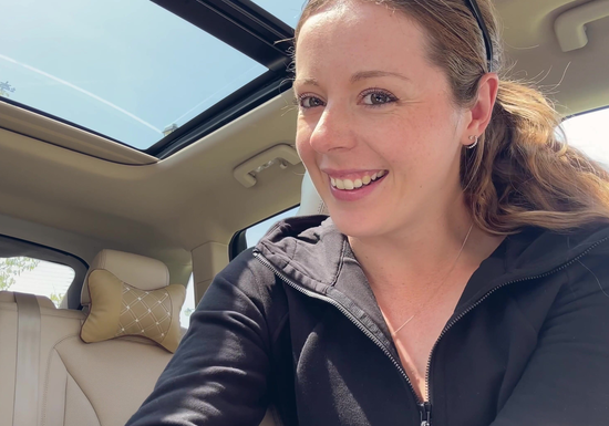 Cute Girl Fingers Her Wet Pussy In The Car!