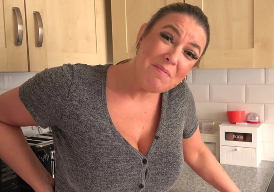 Mature MILF Gives Sloppy Home Blowjob!