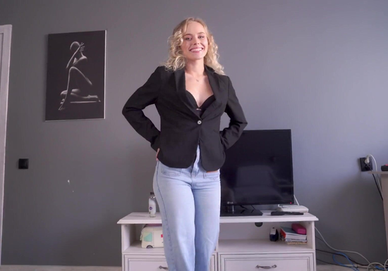 Mom's Hot Friend Came Over And Let Me Fuck Her Wet Pussy!