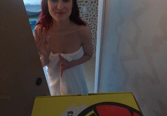 Pizza Delivery Guy Fucked The Hot Young Customer Raw!
