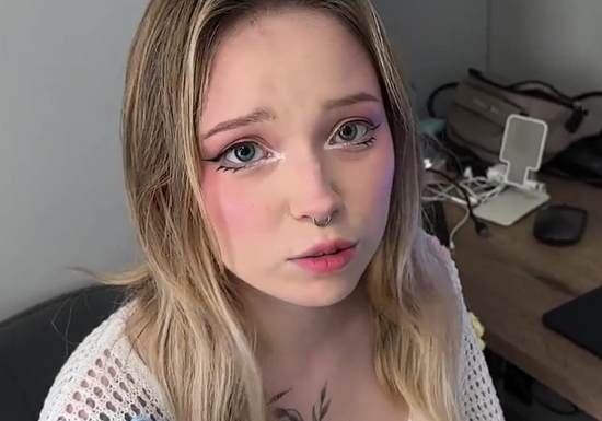 I Fixed Her Computer And Earned A Hot Fuck!